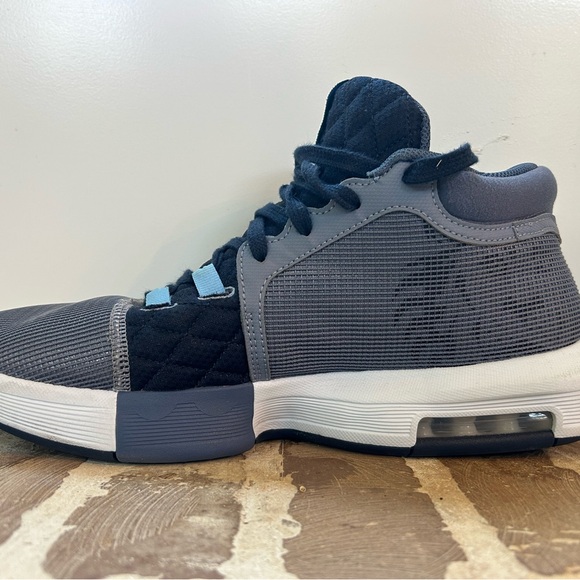 Nike LeBron Witness 8 size 11 - Picture 6 of 9